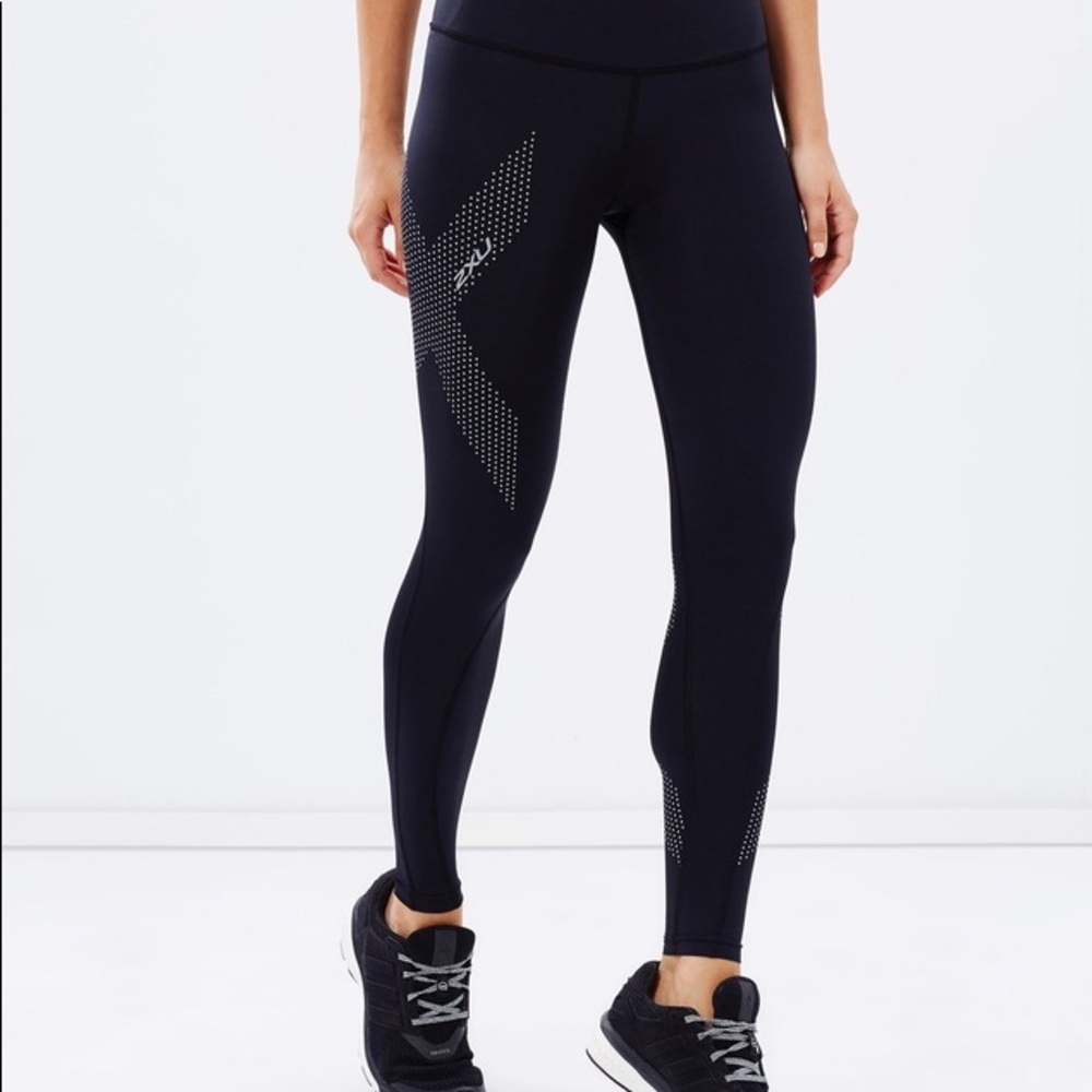 2XU mid rise tight